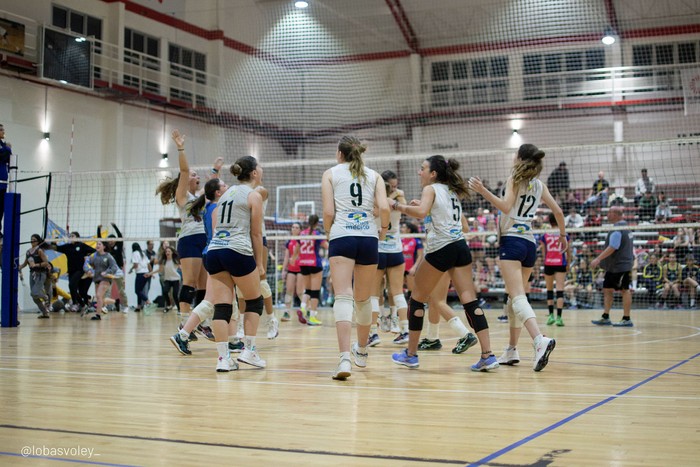Foto principal del artículo 'Voley: 600 deportistas compiten en Florida'