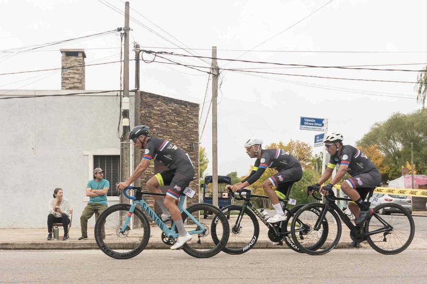 20250421 lunes deportes vuelta ciclista