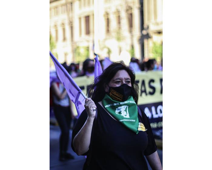 Lorena Astudillo, durante la marcha en el Día Internacional contra la Violencia hacia las Mujeres, el 25 de noviembre de 2020, en Santiago de Chile. Foto: Amanda Aravena