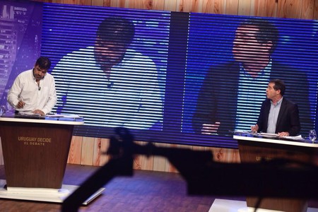 Foto principal del artículo 'La bancada del FA resolvió impulsar el proyecto de ley de debates obligatorios' · Foto: Ricardo Antúnez, adhocFOTOS Foto principal del artículo 'La bancada del FA resolvió impulsar el proyecto de ley de debates obligatorios' · Foto: Ricardo Antúnez, adhocFOTOS