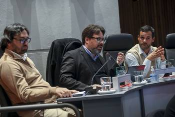 Mauricio Zunino (c), el 21 de mayo, en la Junta Departamental de Montevideo. · Foto: Rodrigo Viera Amaral