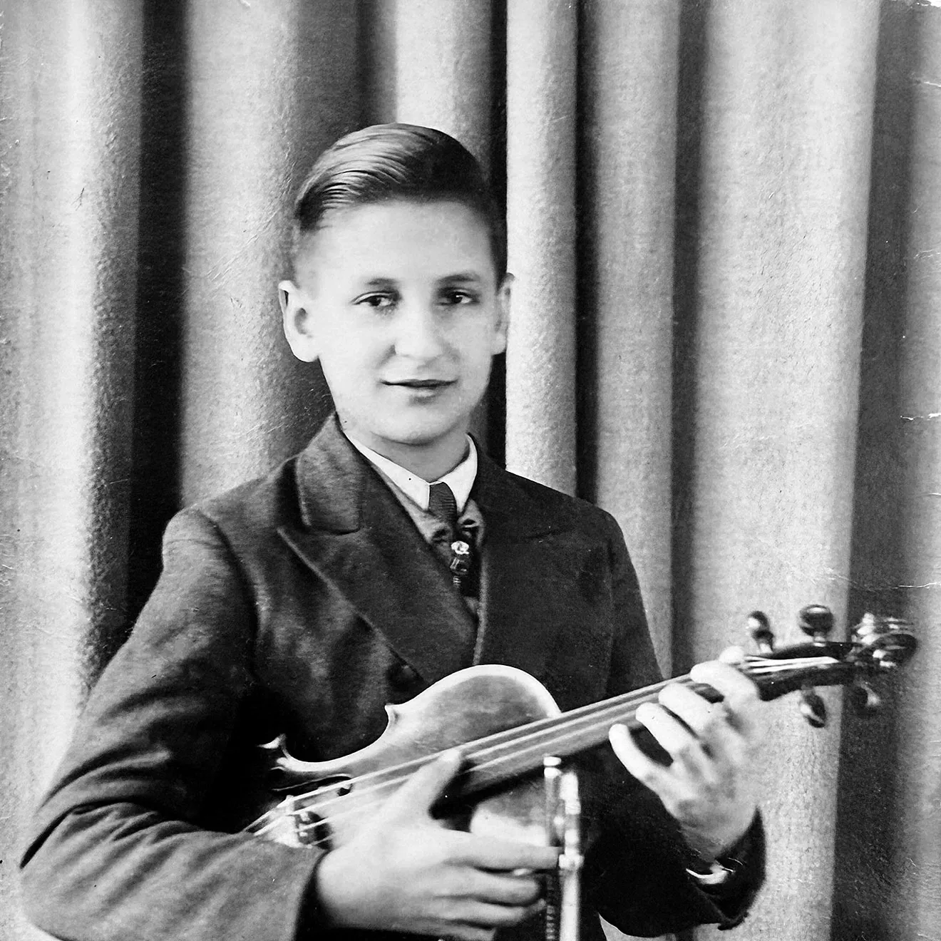 Moisés Lasca. Retrato realizado por Salomón Chiz, otro emigrado polaco, enviado como carta postal a su maestro de música el 30 de agosto de 1939. Gentileza de Daniel Lasca.