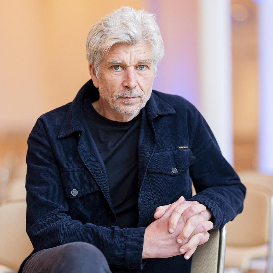 Karl Ove Knausgård en el festival de literatura Lit. Cologne, el 6 de abril de 2022. · Foto: Rolf Vennenbernd / DPA / AFP